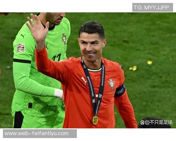 C罗在胜利打入第三球后与对方门将互动和解引发热议