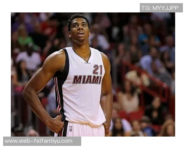 怀特分享与内线球员配合心得逐步磨合中收获乐趣与共同进步