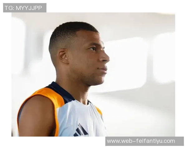 姆巴佩因裁判第98分钟吹哨不满上前理论遭黄牌处罚引发争议