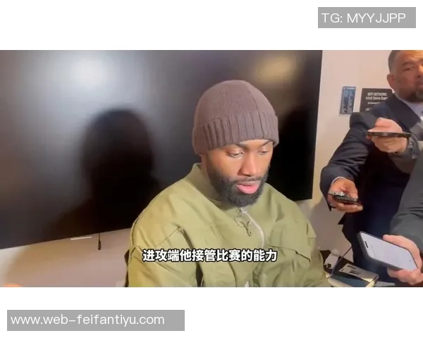 杰伦布朗半场表现全面9分9板6助助力球队攻防两端